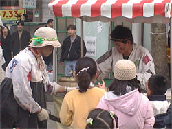 종로2가 시민들 표정