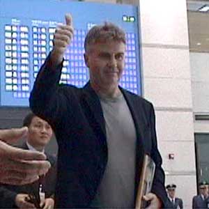 히딩크 감독 입국표정